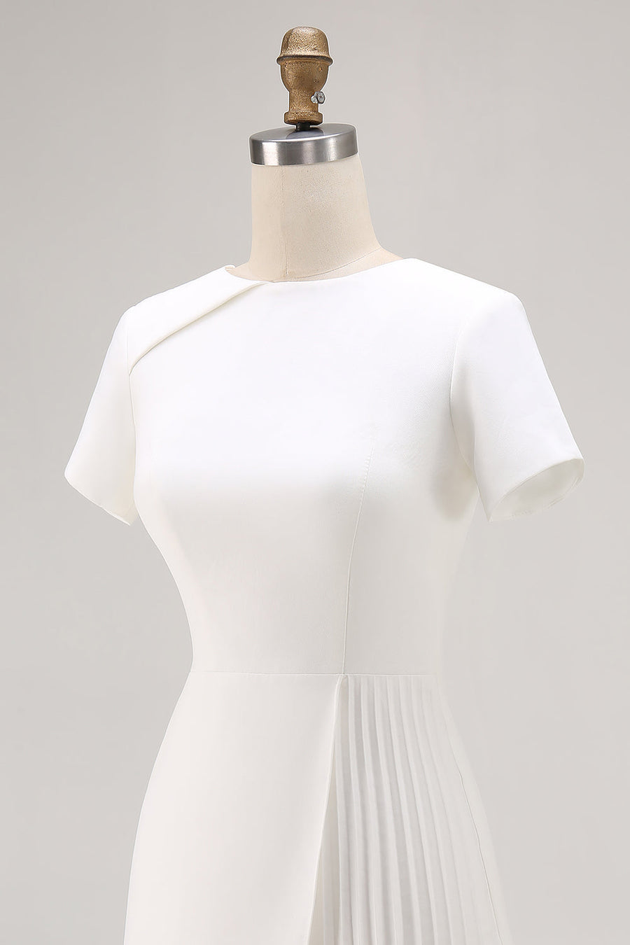 Lucía | Vestido corto plisado de manga corta