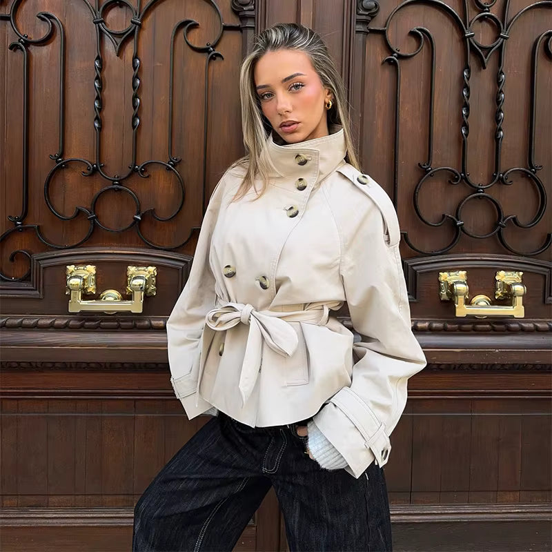 Daniela | Gabardina cruzada de cuello alto