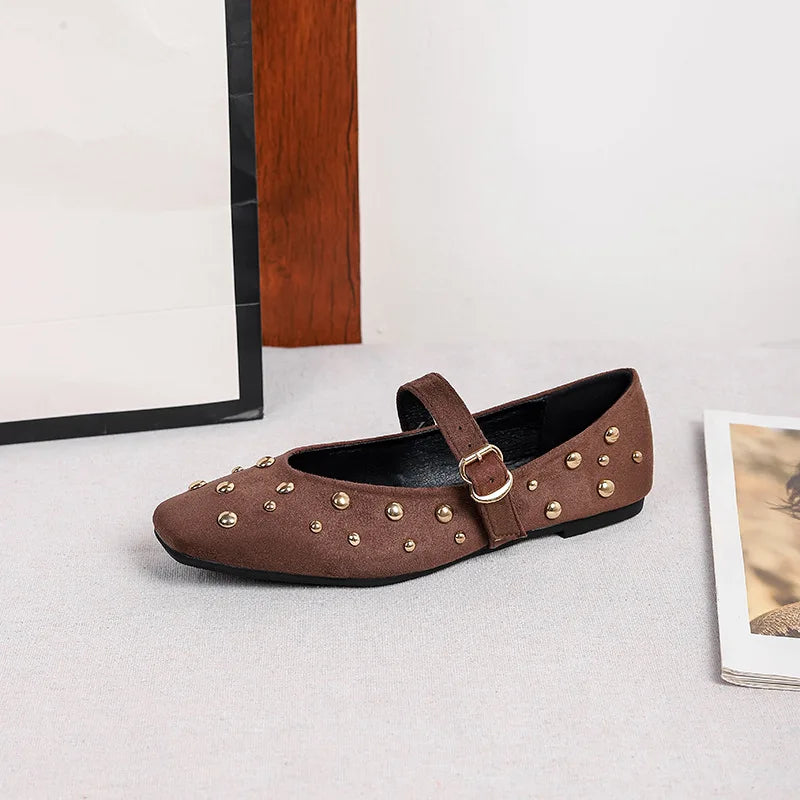 Zapato Mary Jane con remaches dorados – Amaia, foto 2