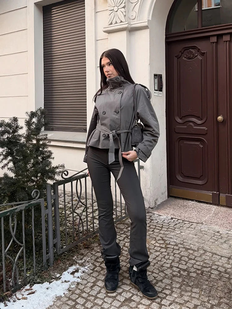 Daniela | Gabardina cruzada de cuello alto