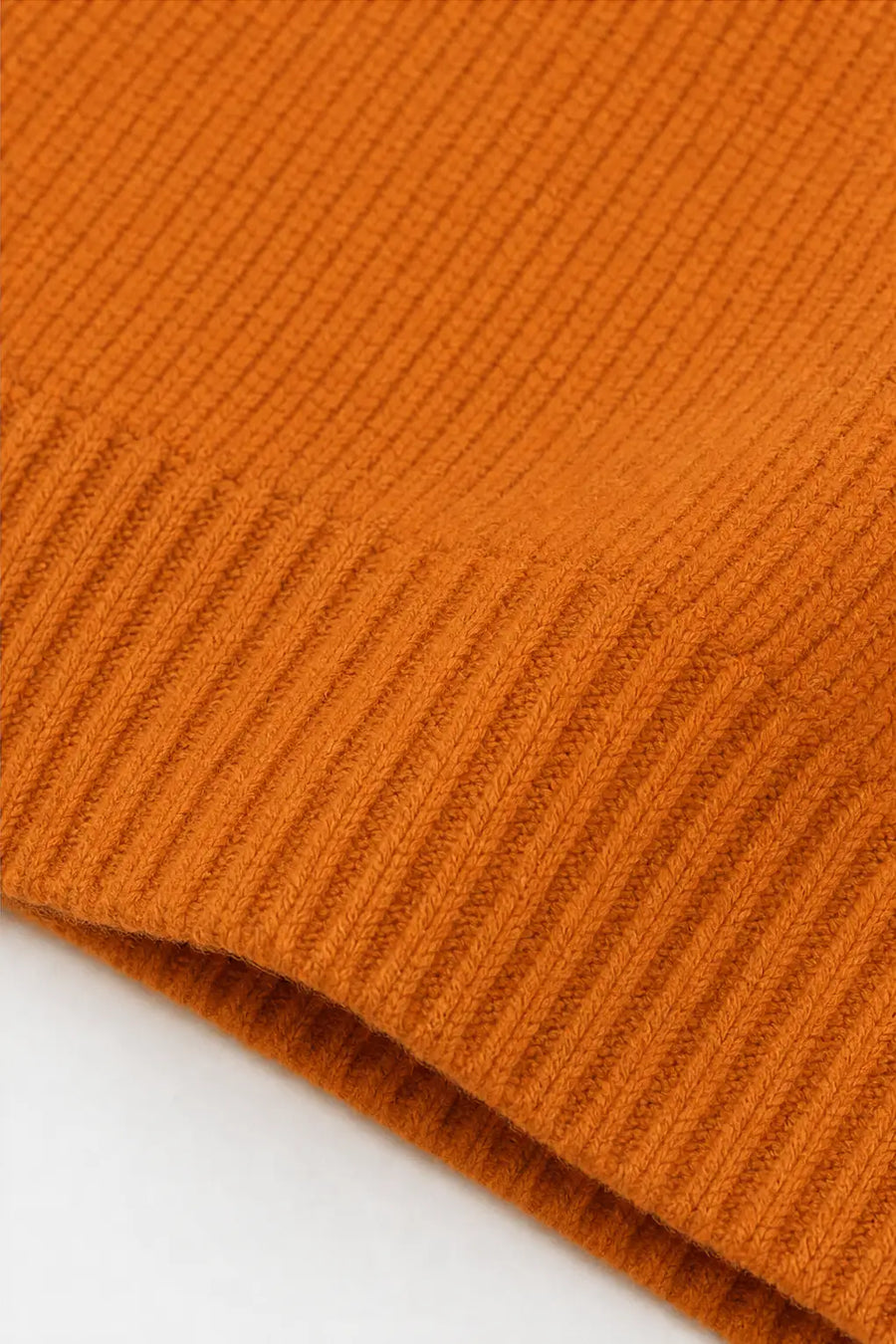 Naia | Jersey de canalé con cuello de pico